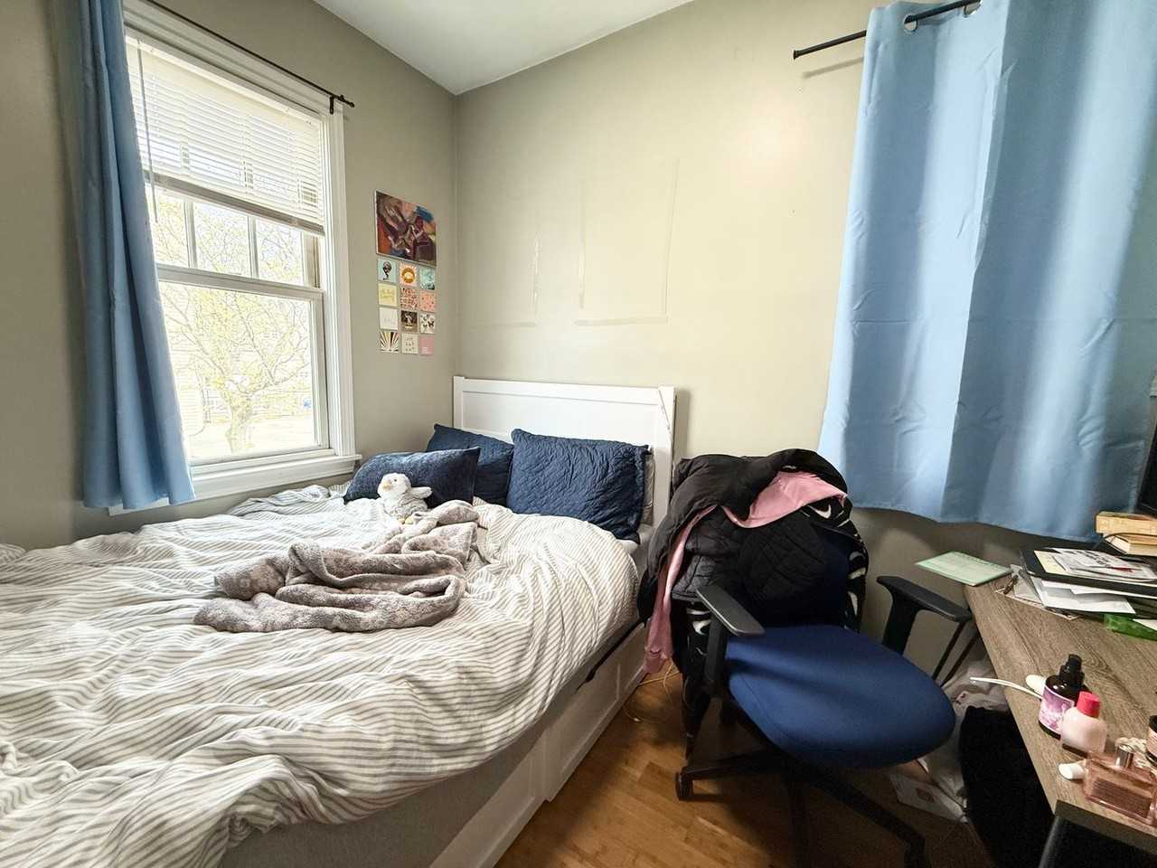 201 W 3rd St - Photo 7 of 14