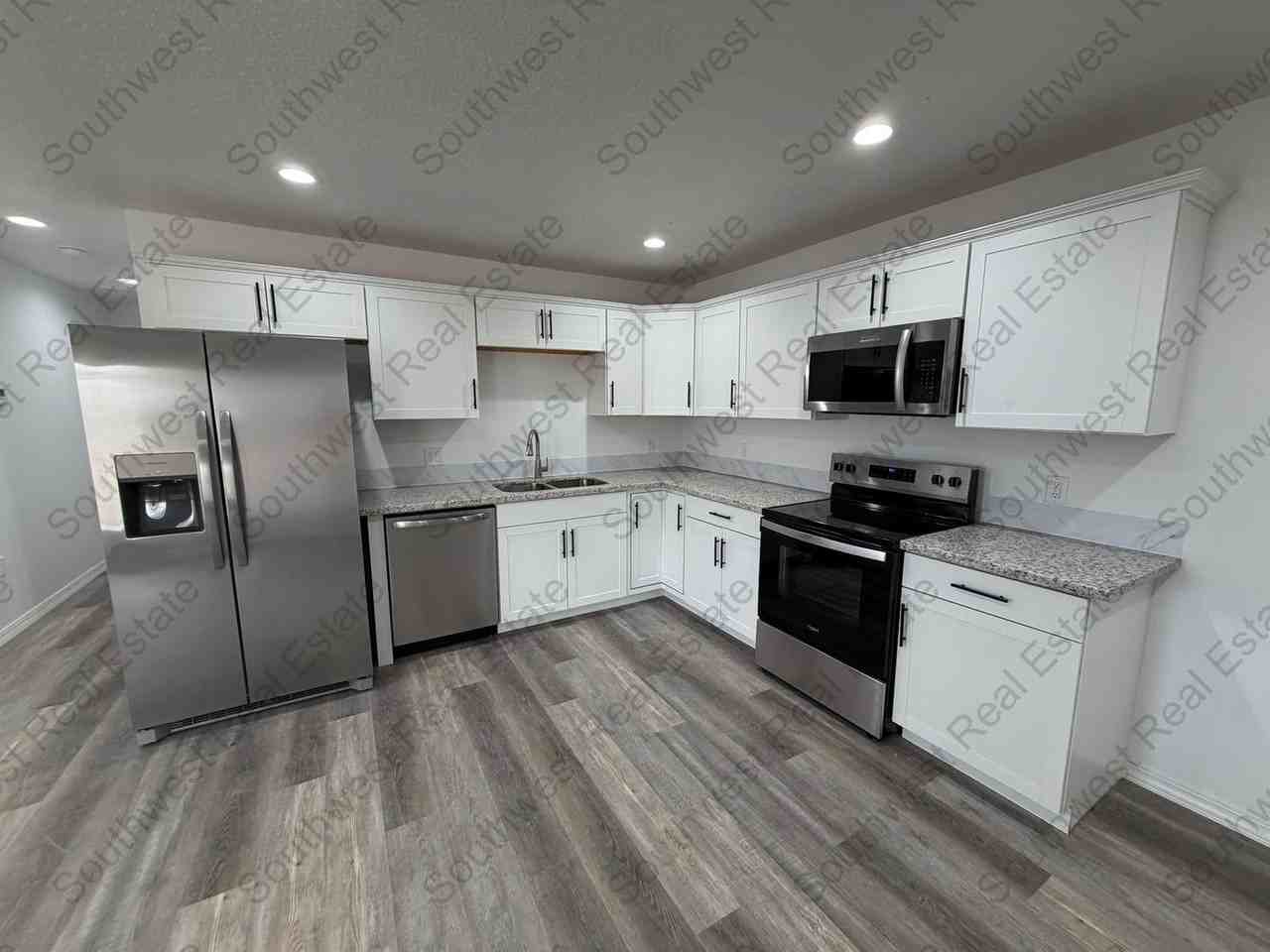 312 Starlite Dr - Photo 2 of 11