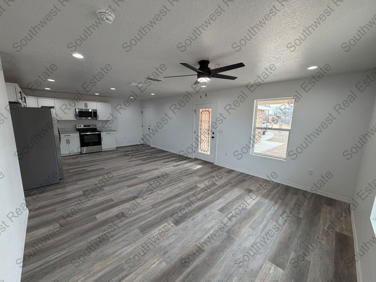 312 Starlite Dr - Photo 3 of 11