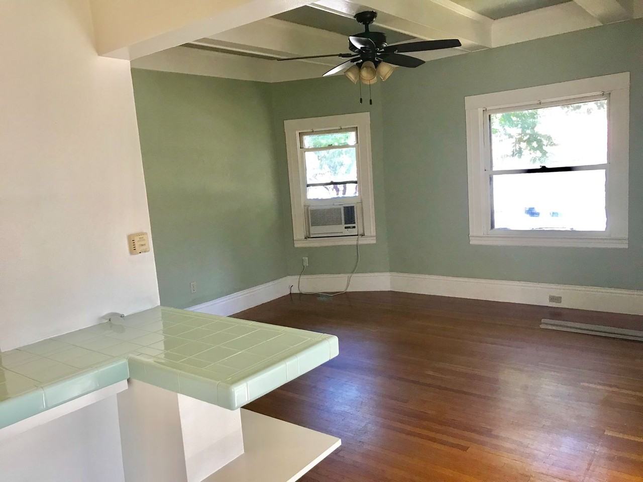 1011 26th St #A - Photo 2 of 13