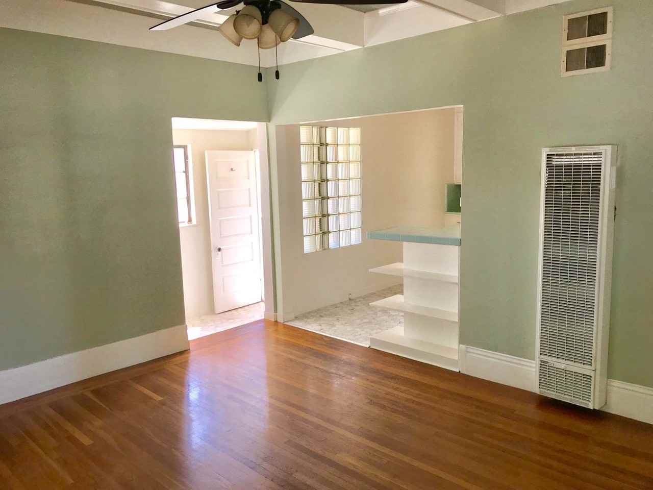 1011 26th St #A - Photo 5 of 13