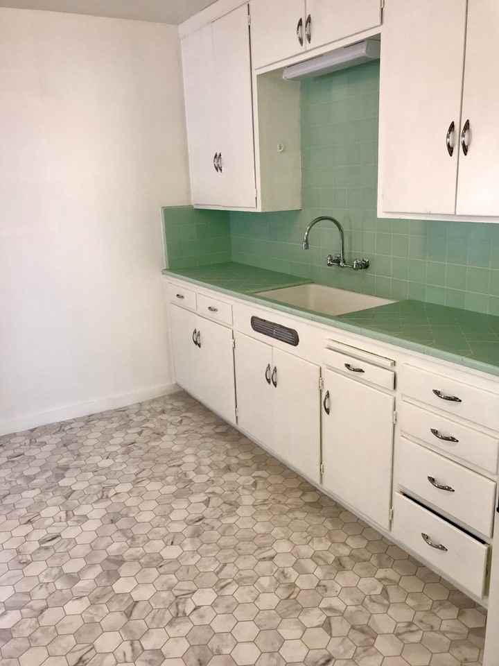 1011 26th St #A - Photo 6 of 13