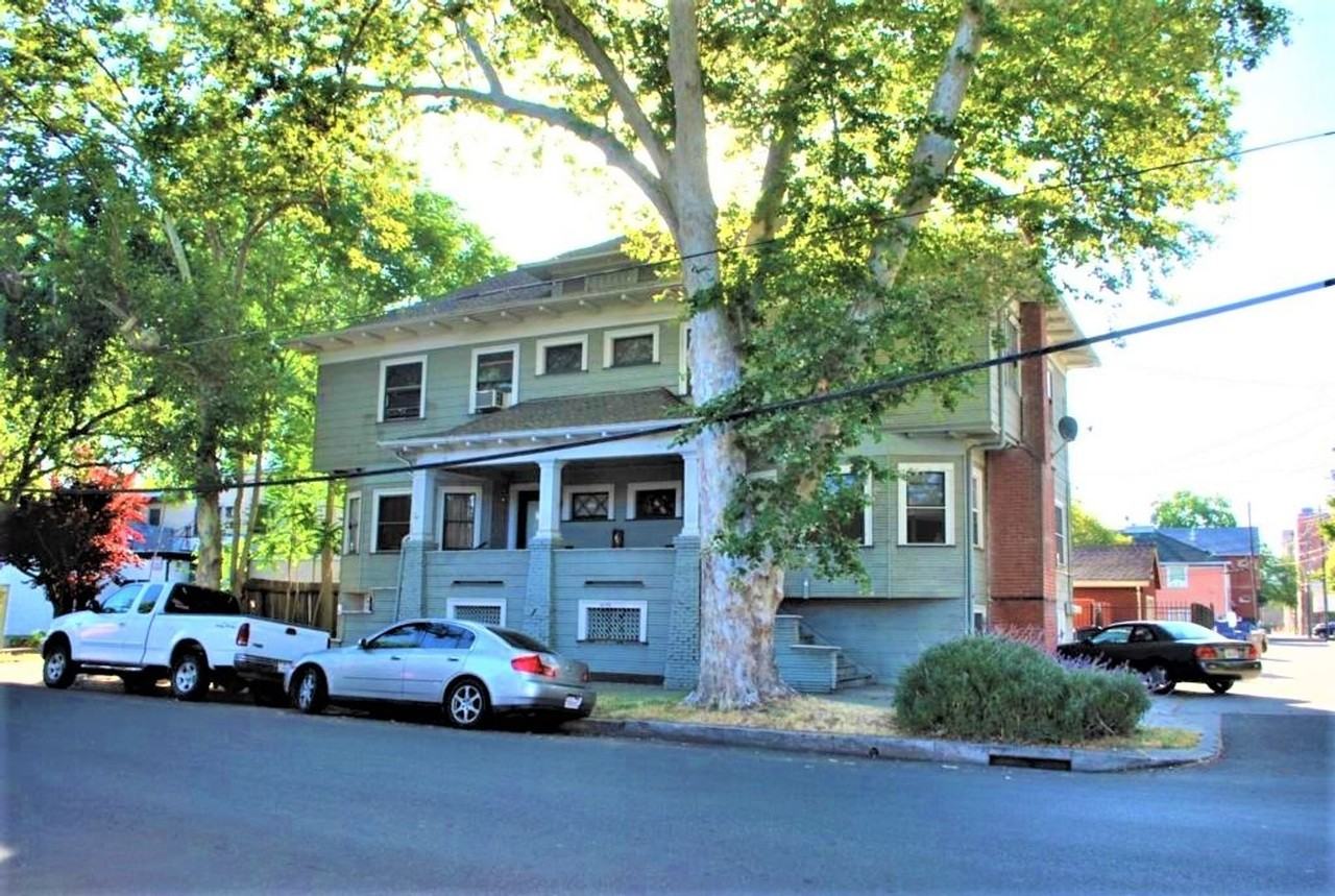 1015 26th St - Photo 2 of 28