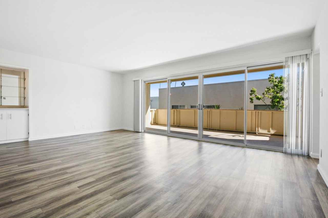 1002 12th St in Santa Monica - Photo 4 of 5