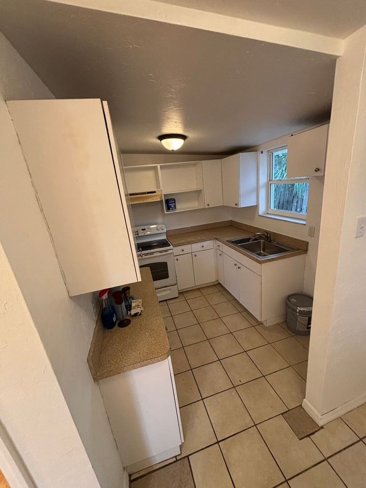 1951 24th St - Photo 3 of 6