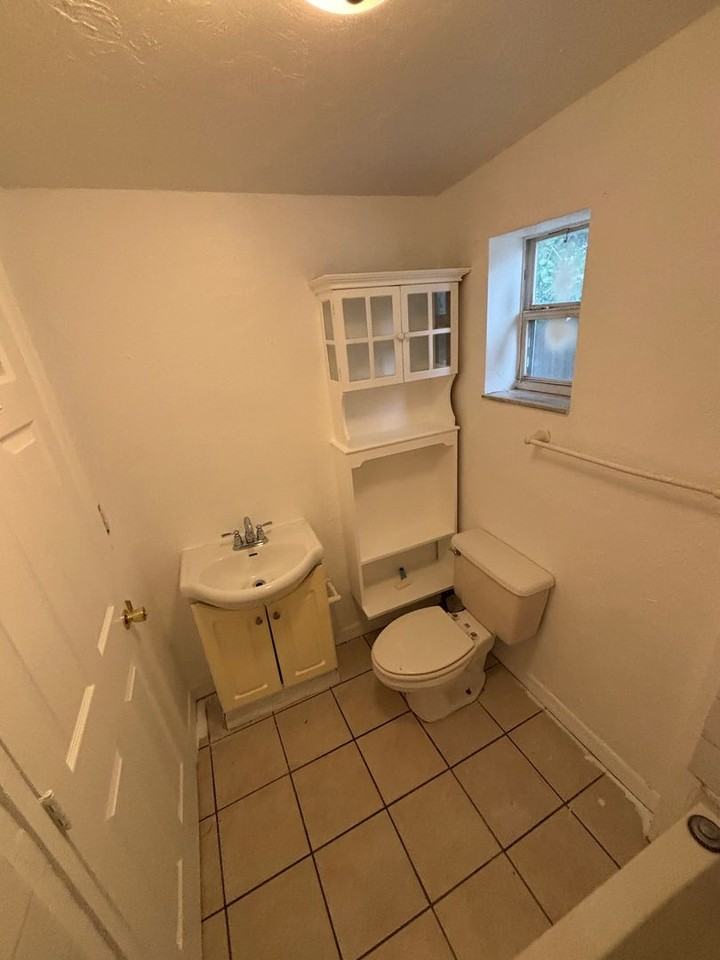 1951 24th St - Photo 4 of 6