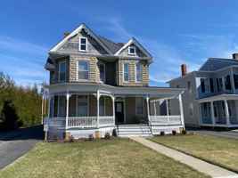 featured image of 324 Amherst St