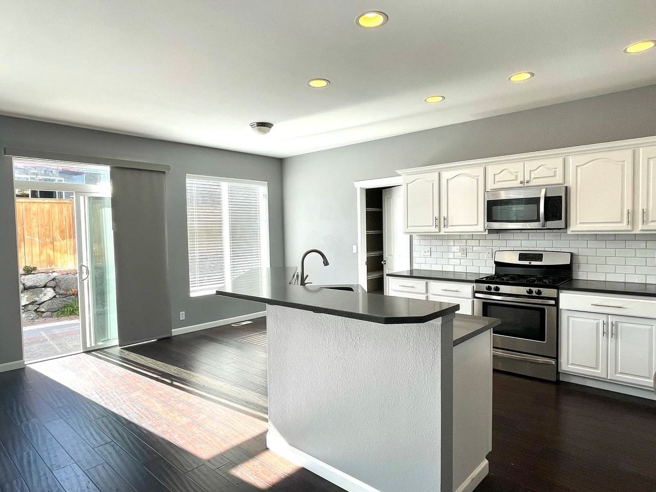 18060 Sunrise Ridge Ave Ne - Photo 6 of 28