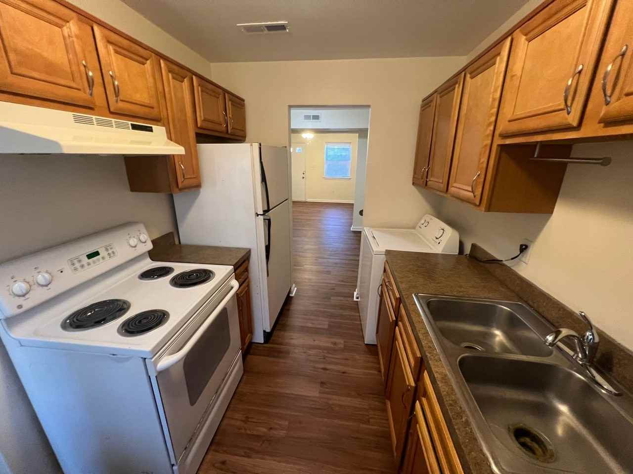 936 Maryland Ave - Photo 2 of 21