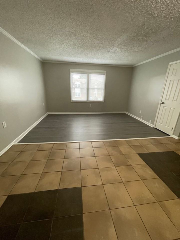 225 E Bryant St - Photo 2 of 16