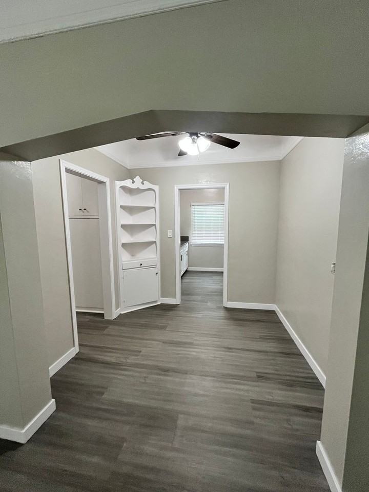 2460 Cedar Ave #07 - Photo 7 of 21