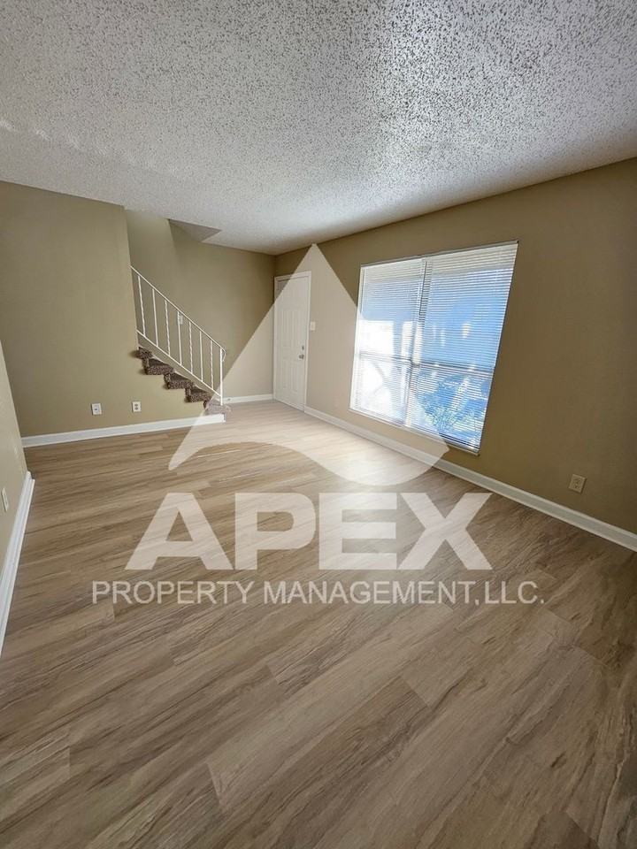 9015 Countryside Ln #C - Photo 3 of 21