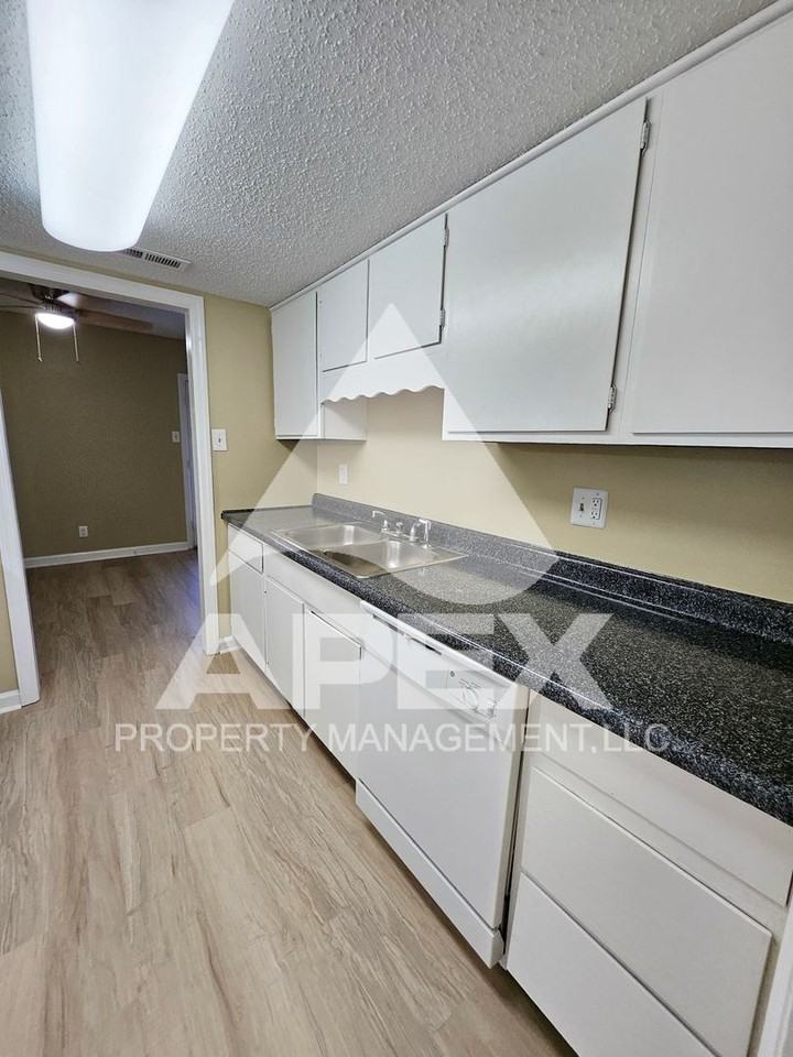 9015 Countryside Ln #C - Photo 5 of 21