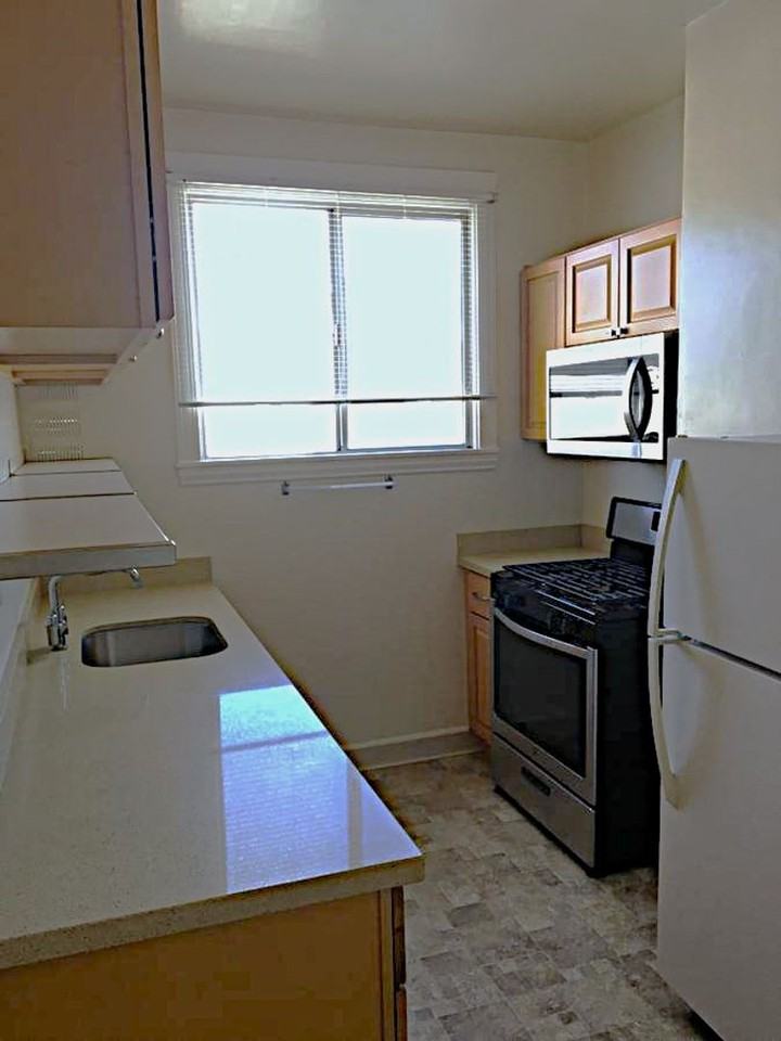 2320 Haste St #16 - Photo 2 of 13