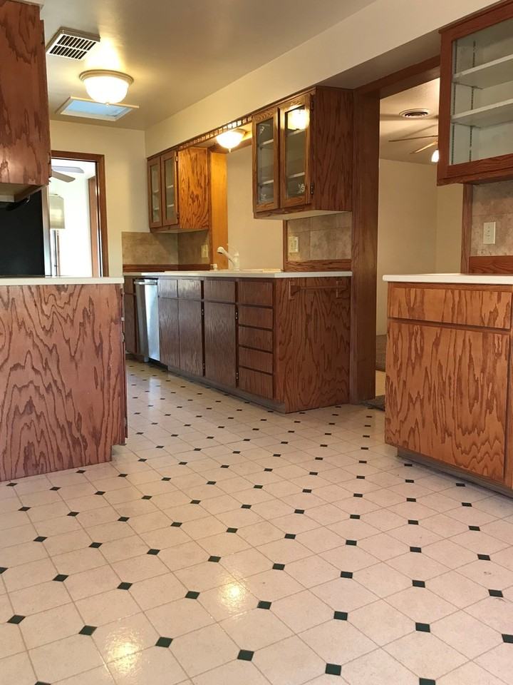 205 Daley Dr - Photo 7 of 19