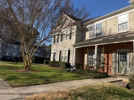 featured image of 712 Canyon Lake Cir