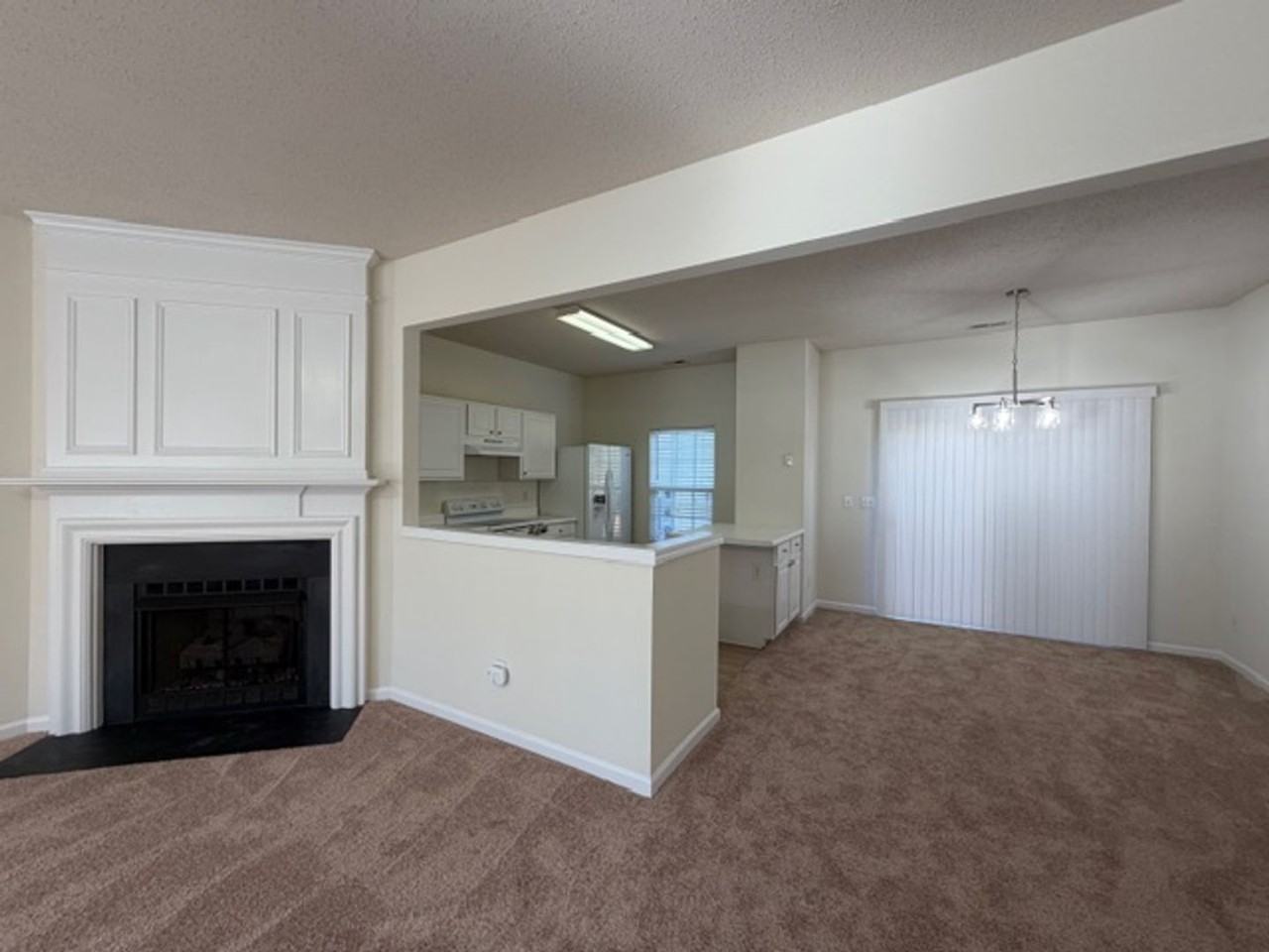 712 Canyon Lake Cir - Photo 3 of 18