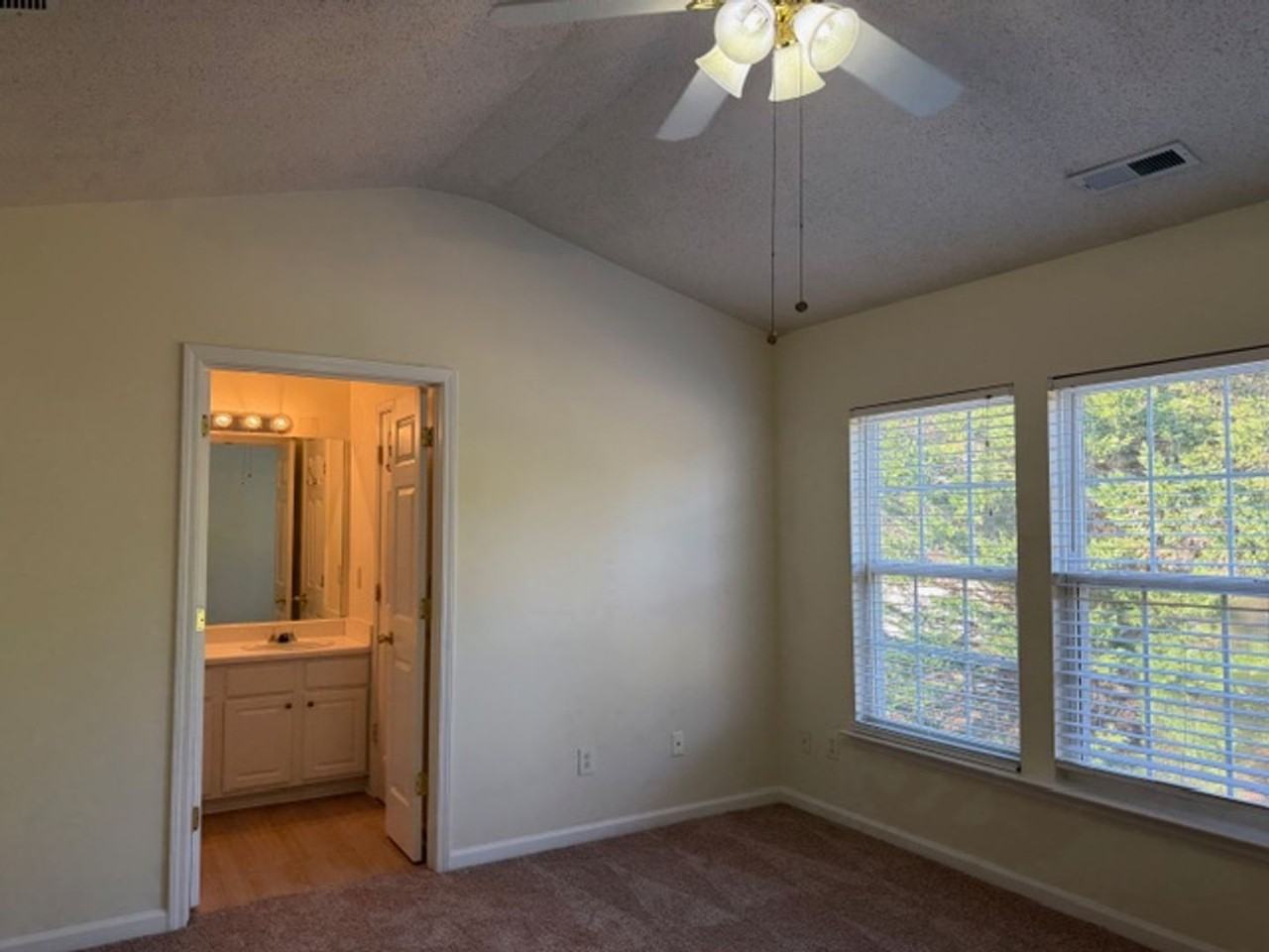 712 Canyon Lake Cir - Photo 7 of 18