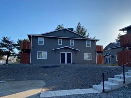 featured image of 825 Lakeside Dr