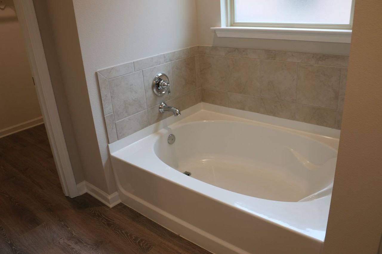 7504 Scarlet Oak Dr - Photo 4 of 11