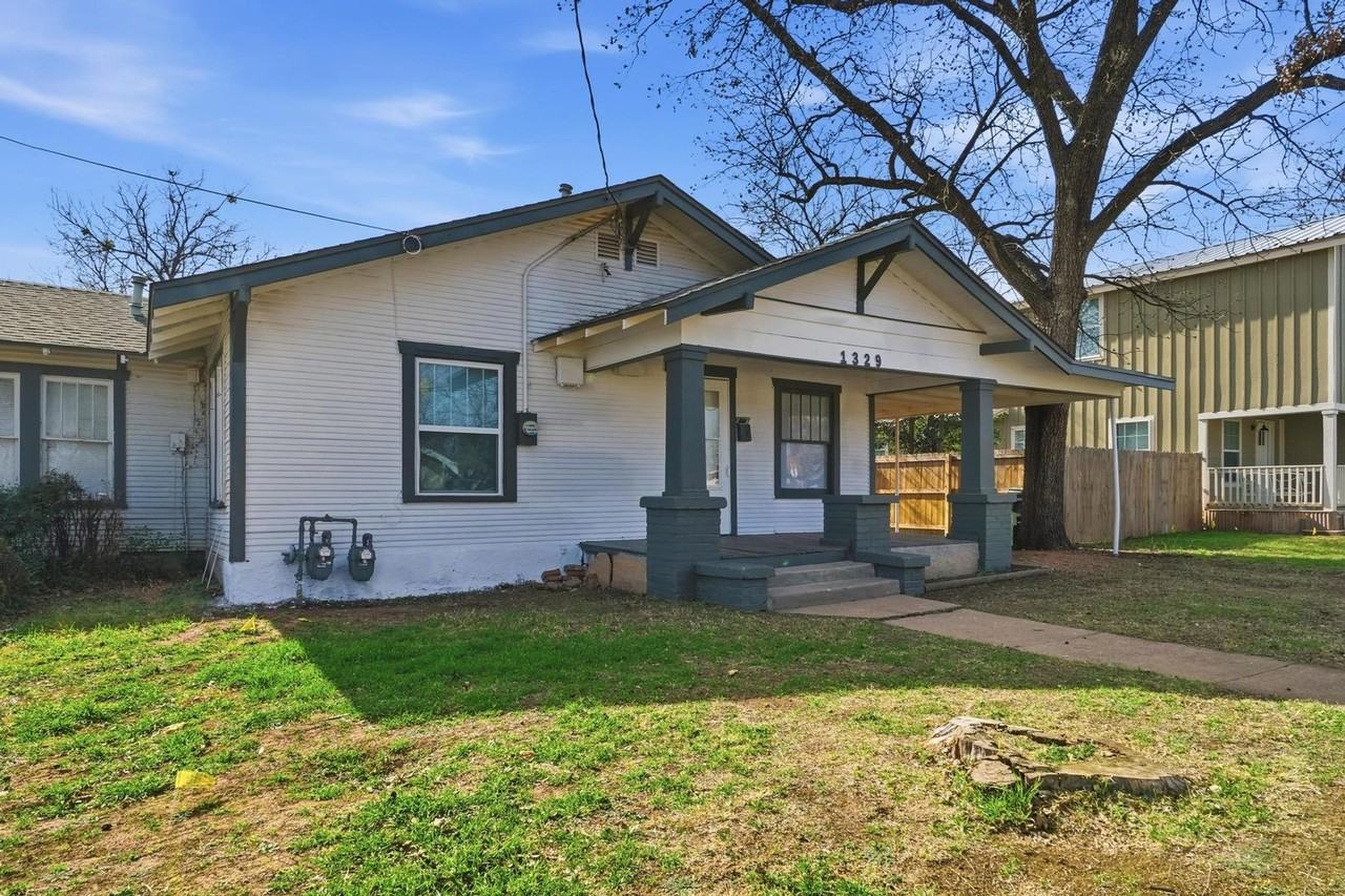 1329 S 11th St Apt A - Photo 2 of 24