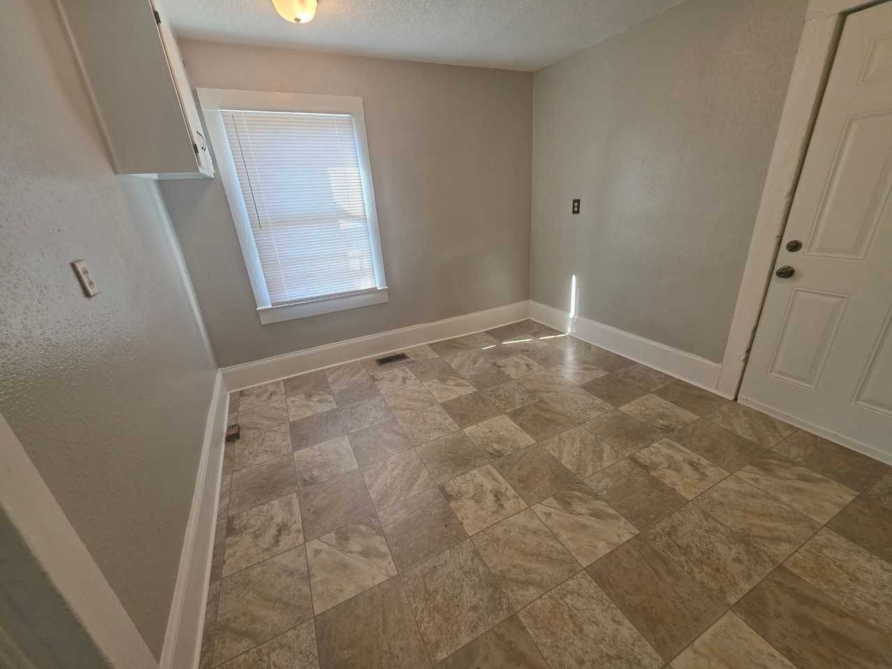 725 Junia Ave - Photo 3 of 9