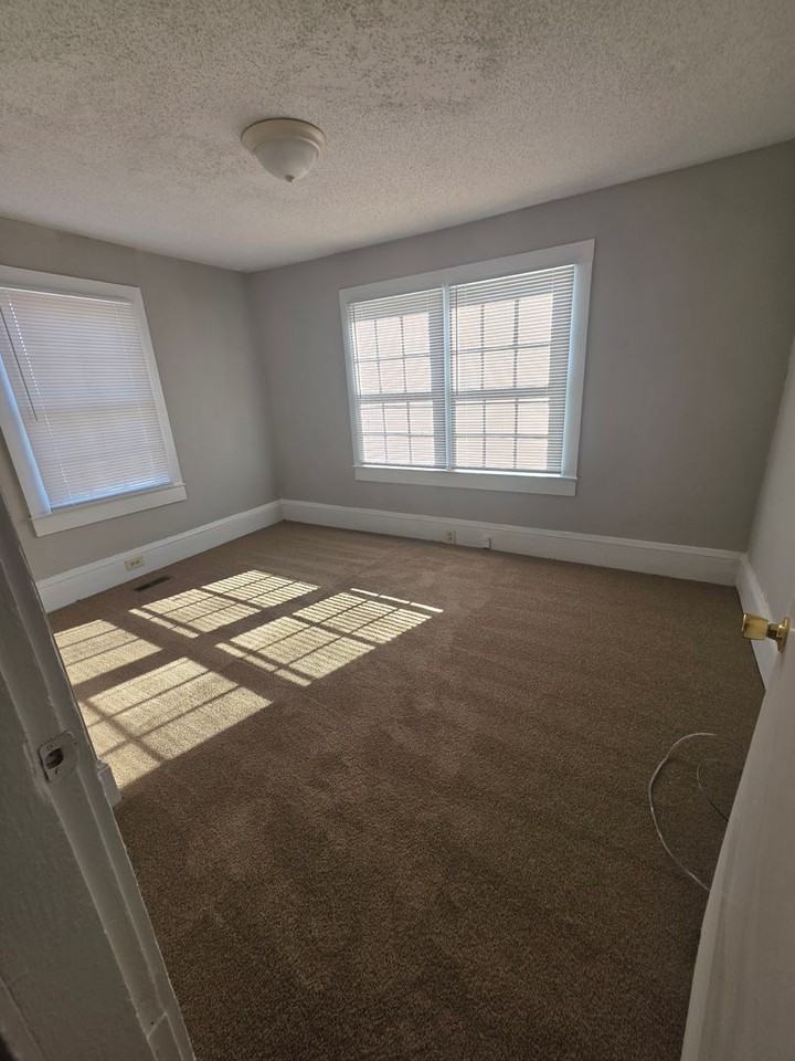 725 Junia Ave - Photo 6 of 9