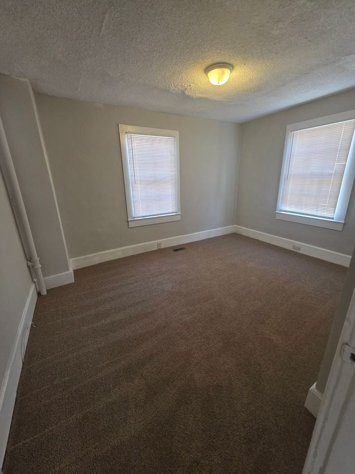 725 Junia Ave - Photo 7 of 9