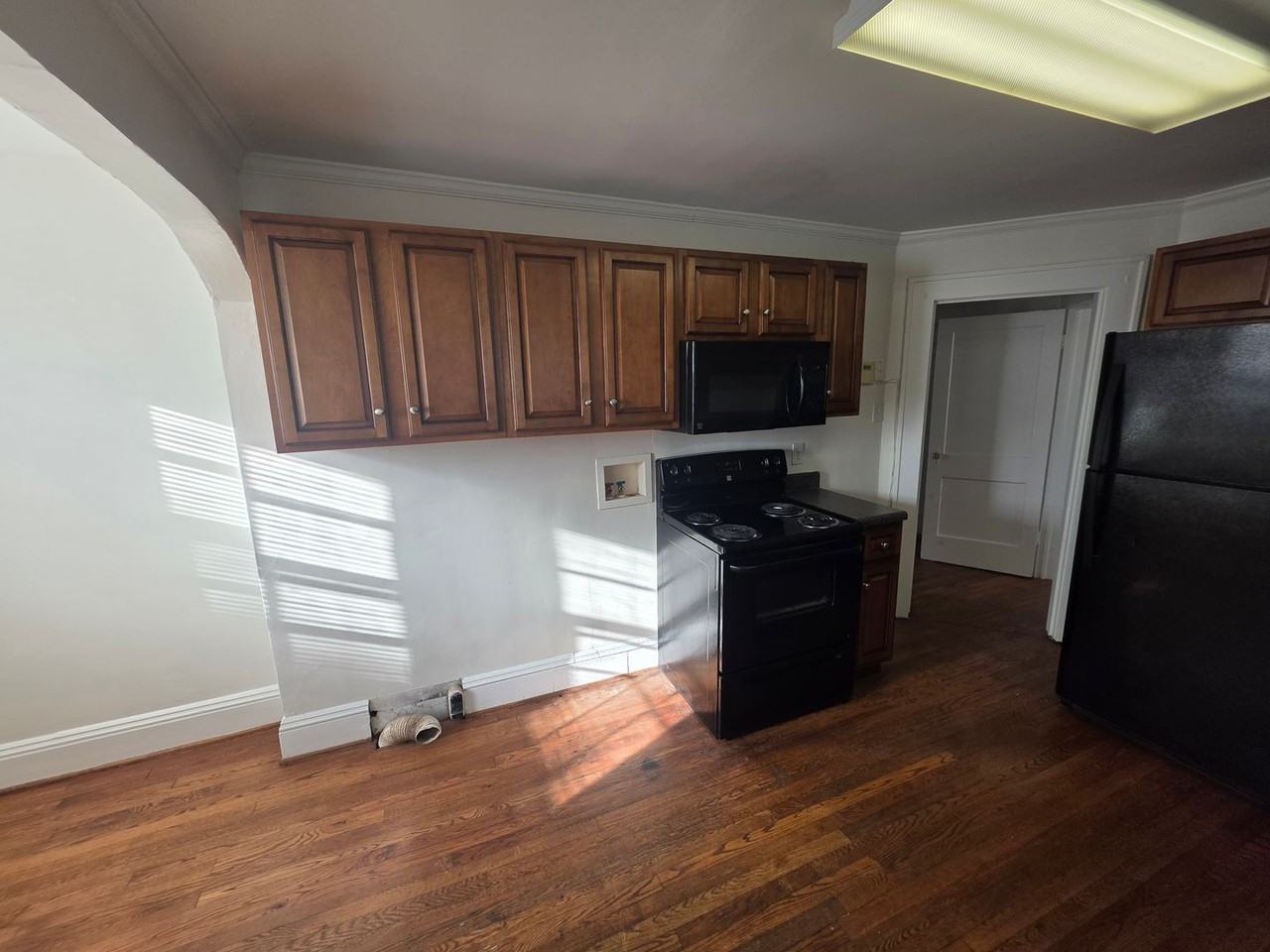 310 S Spring St - Photo 7 of 18