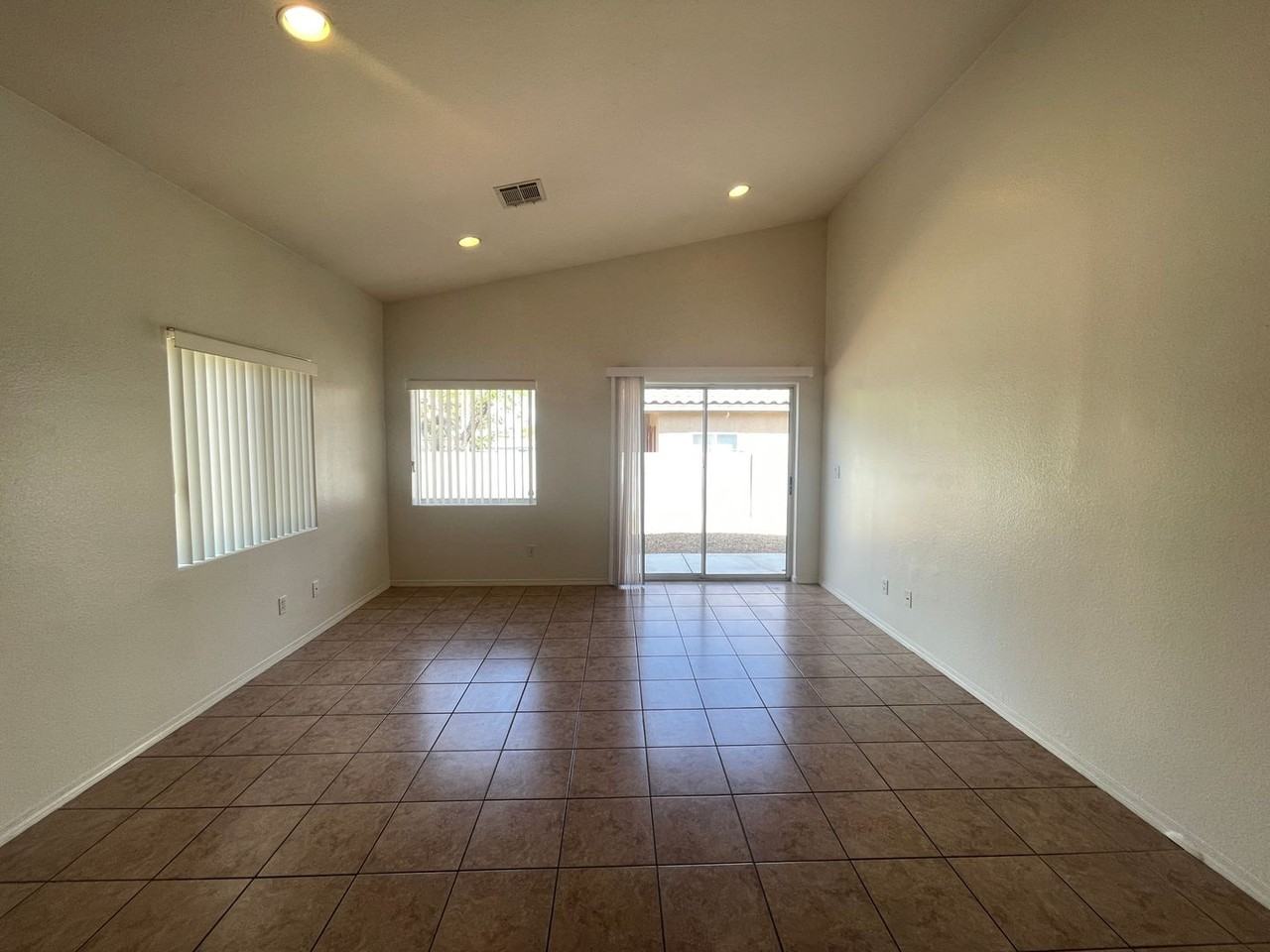 4306 Cottontail Ln - Photo 3 of 10