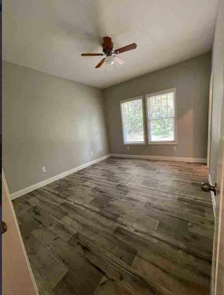 825 S 14th St - Photo 3 of 11