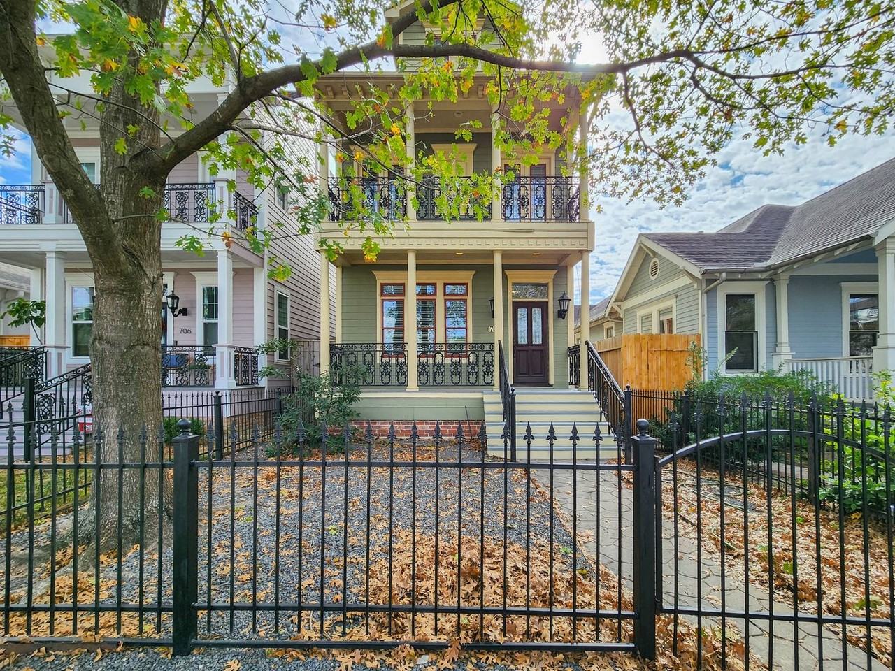 704 E 9th St - Photo 2 of 44