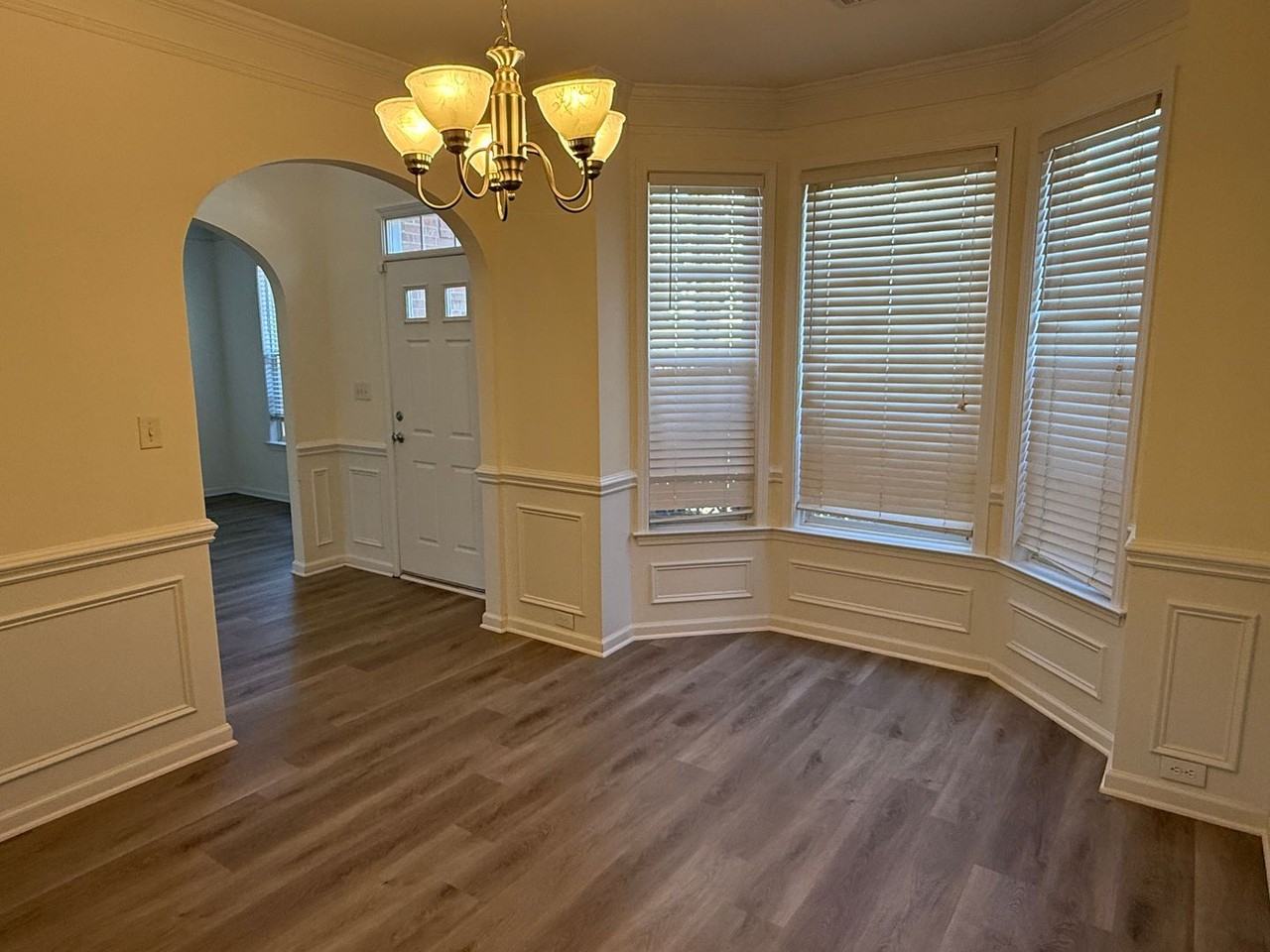 10931 Chastain Parc Dr - Photo 5 of 22