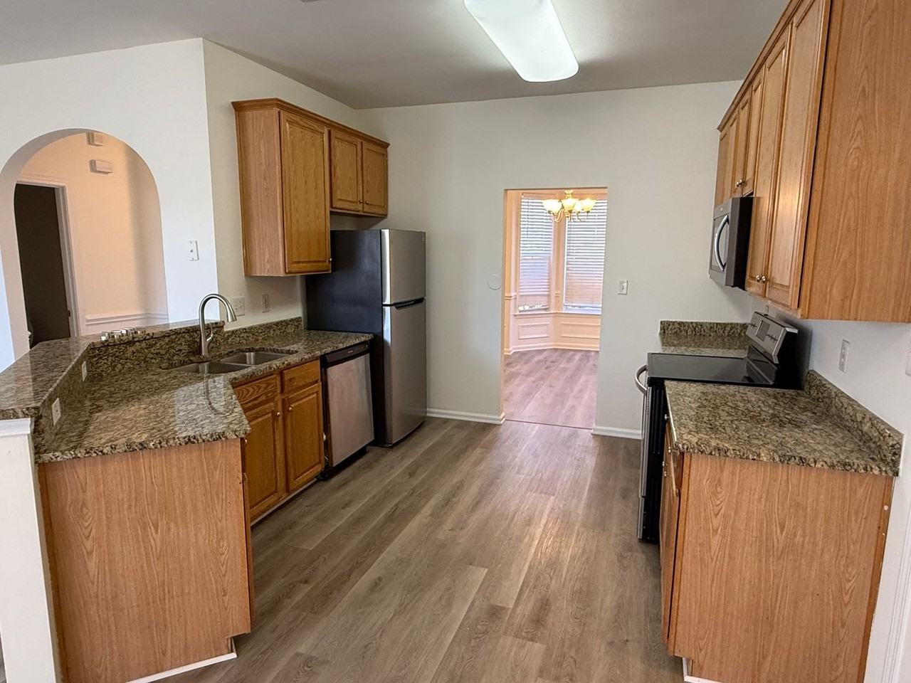 10931 Chastain Parc Dr - Photo 6 of 22