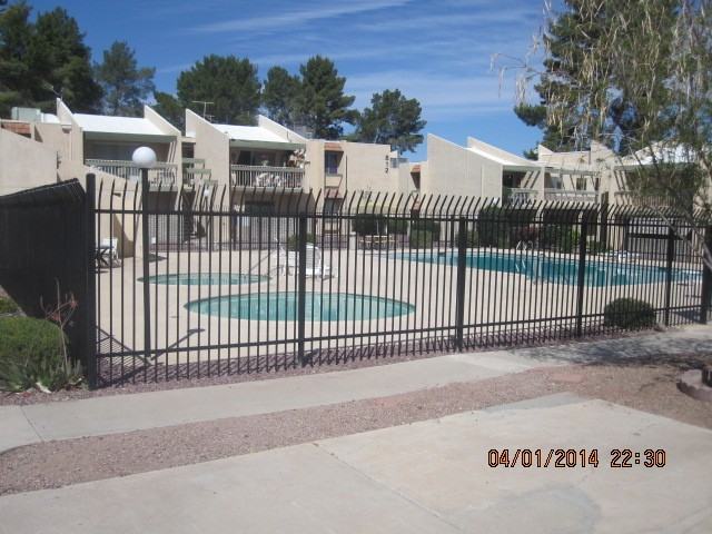 814 S Langley Ave #202 - Photo 3 of 50