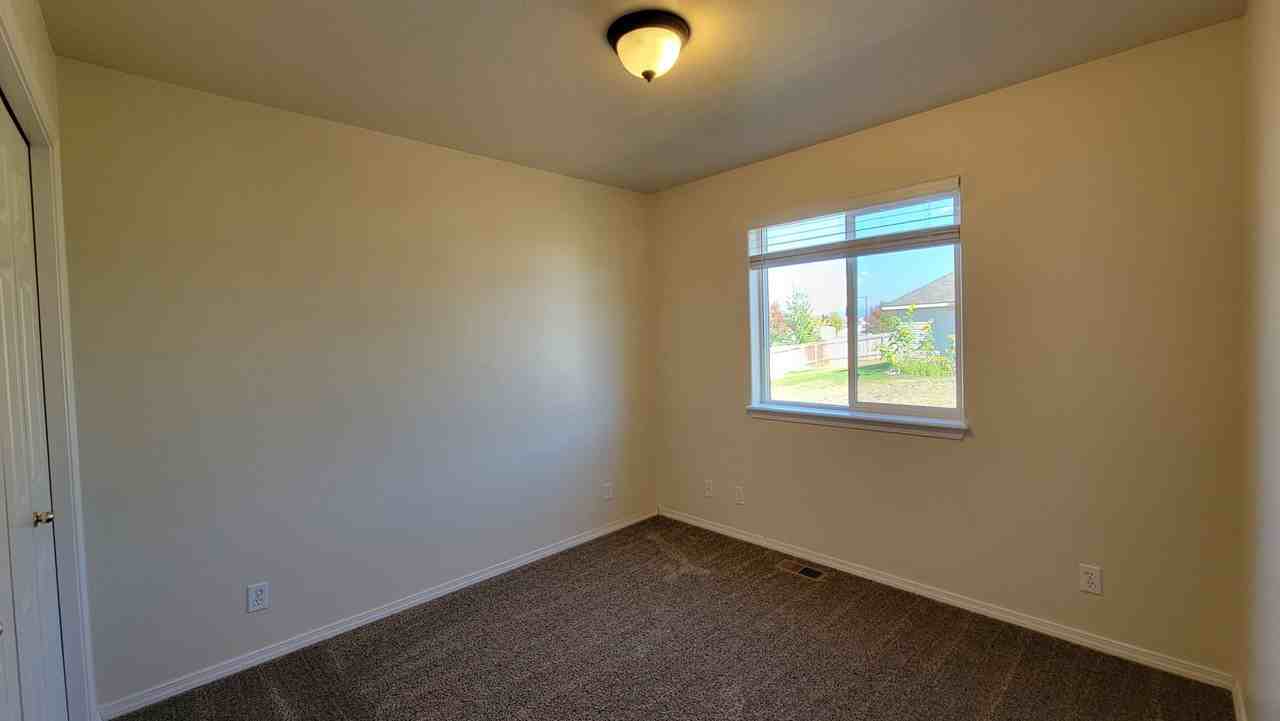 2838 W Elmwood Dr - Photo 5 of 13