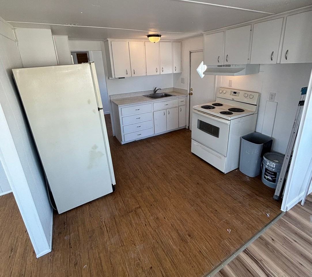 710 51st Avenue Dr W - Photo 2 of 9