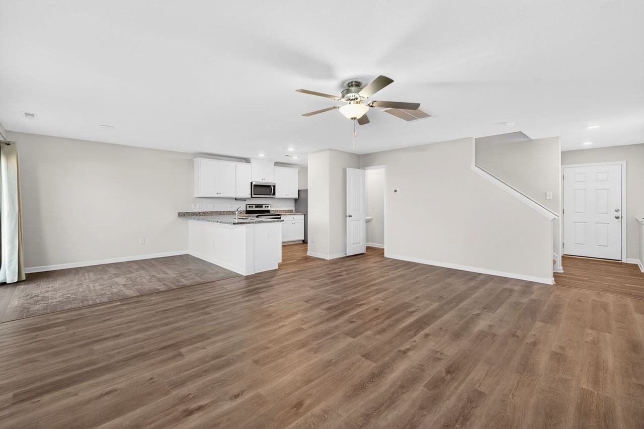 4007 Meredith Woods Ln - Photo 3 of 34