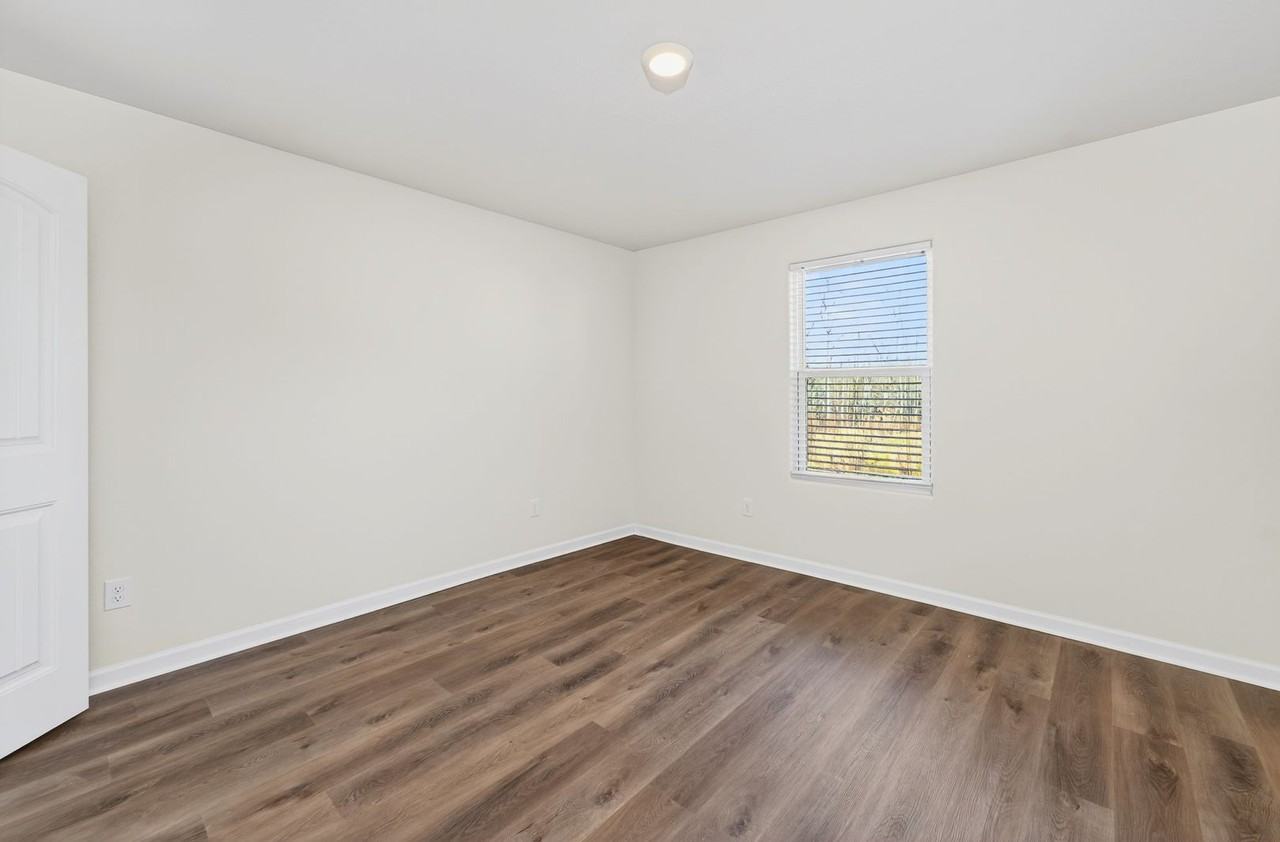 4007 Meredith Woods Ln - Photo 2 of 34