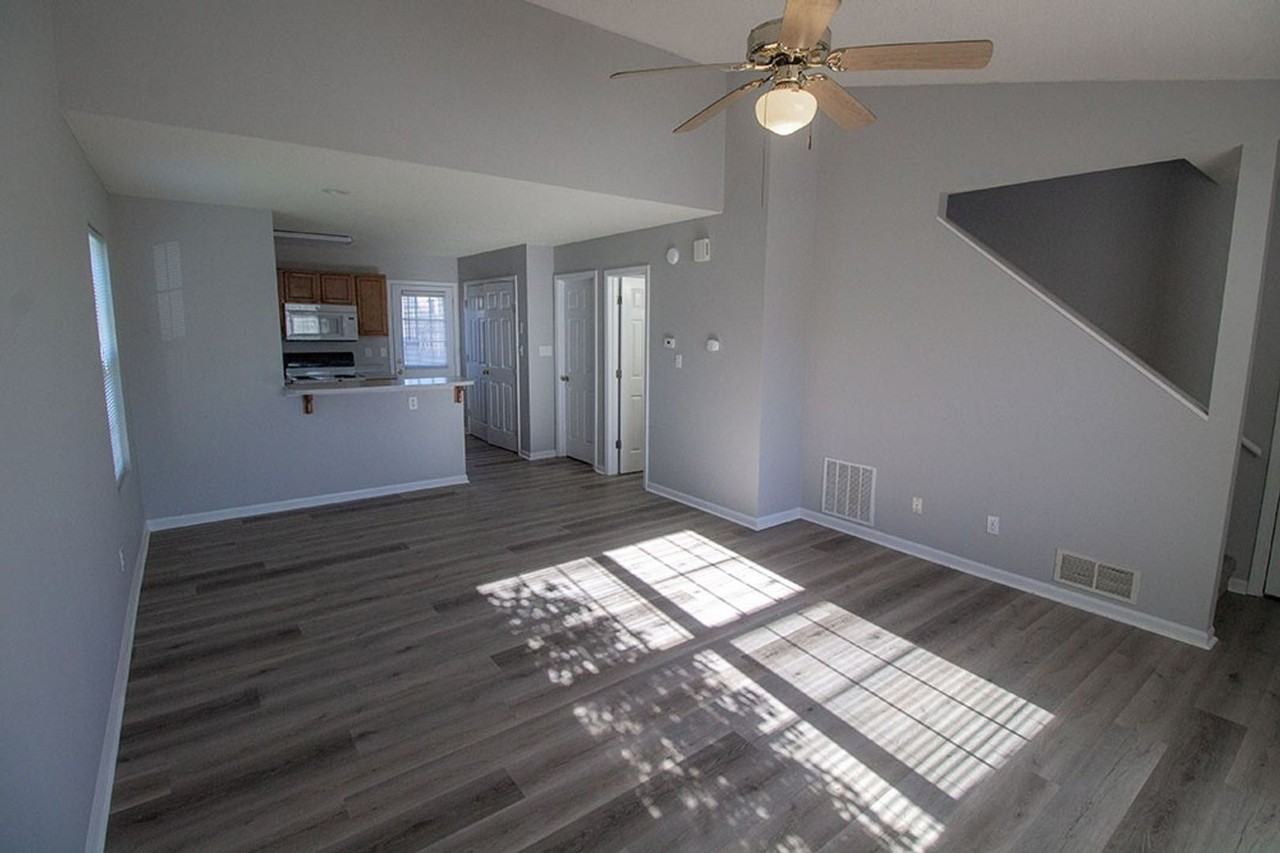 2533 Northampton Dr - Photo 5 of 26