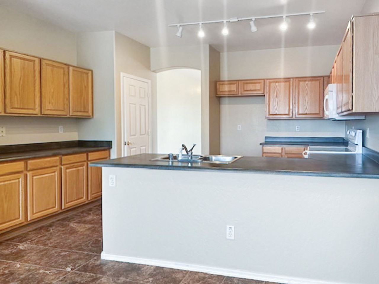 17506 W Wind Song Ave - Photo 7 of 31