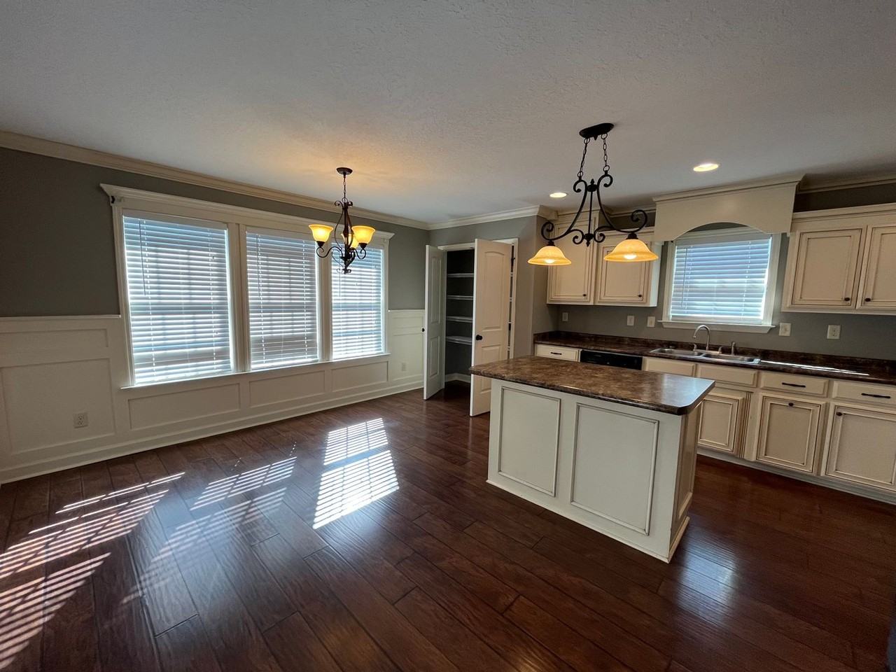 4136 Bright Crk - Photo 5 of 22