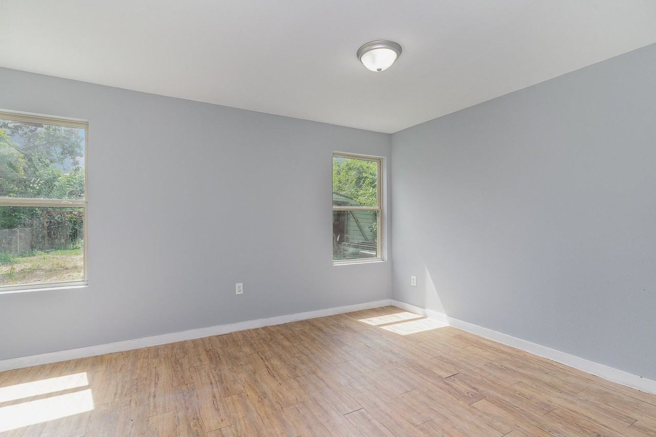 4621 Owenwood Ave - Photo 7 of 17