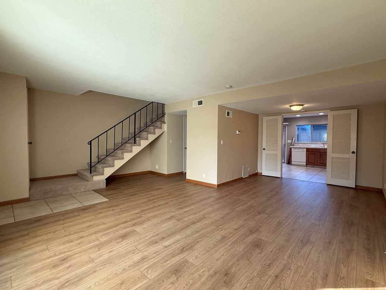 796 Ferndale Ct - Photo 2 of 15