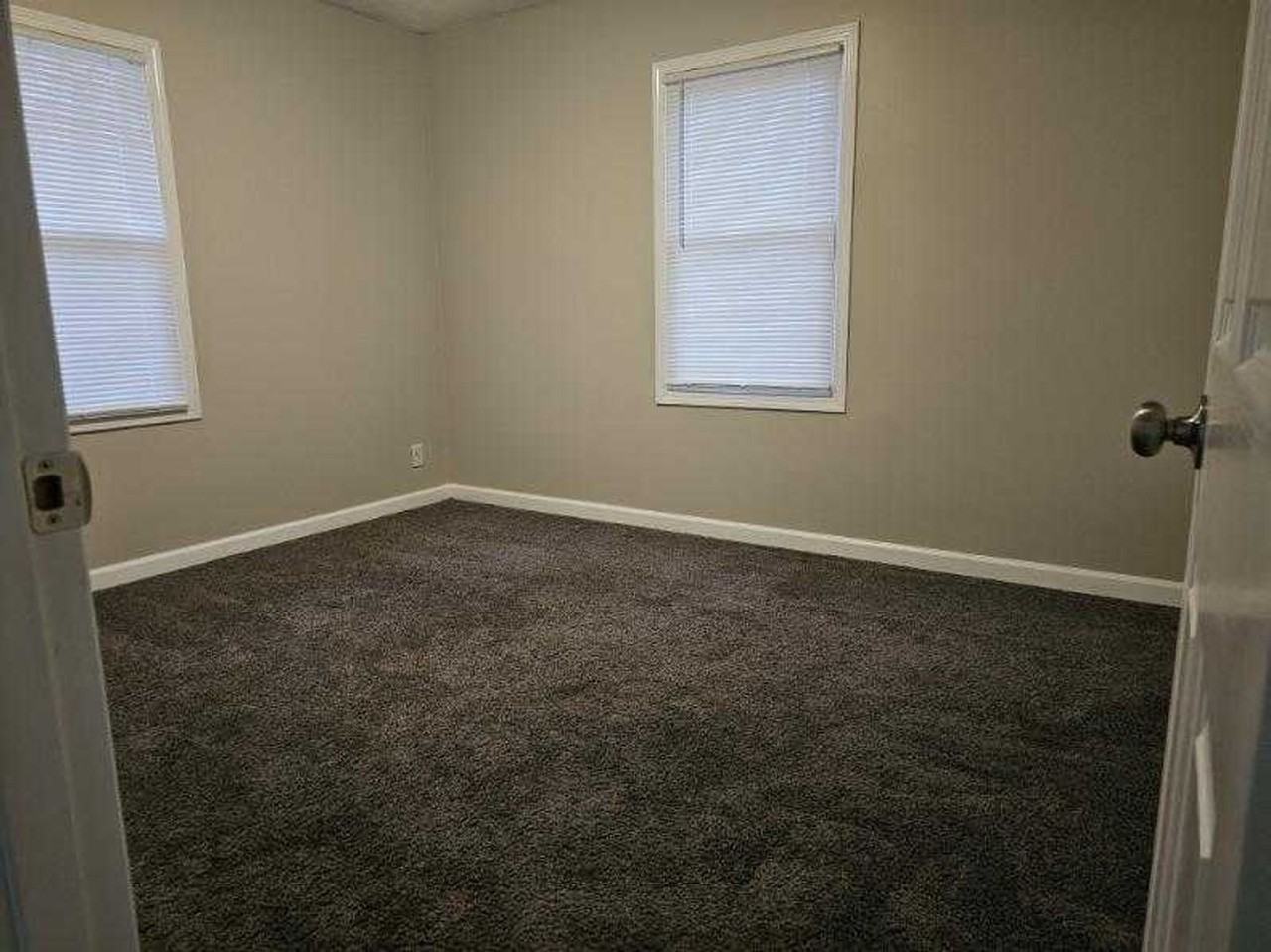 3301 Mardenna Ave - Photo 7 of 10