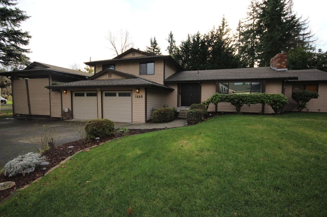 1609 Taylor St - Photo 2 of 6