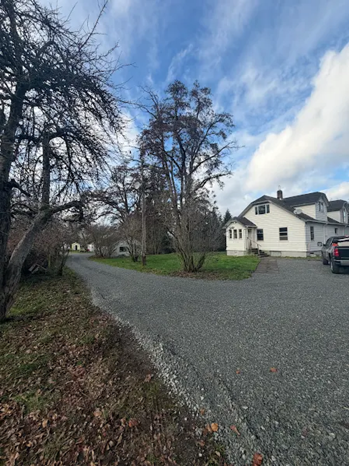 10512 224th St E - Photo 6 of 28