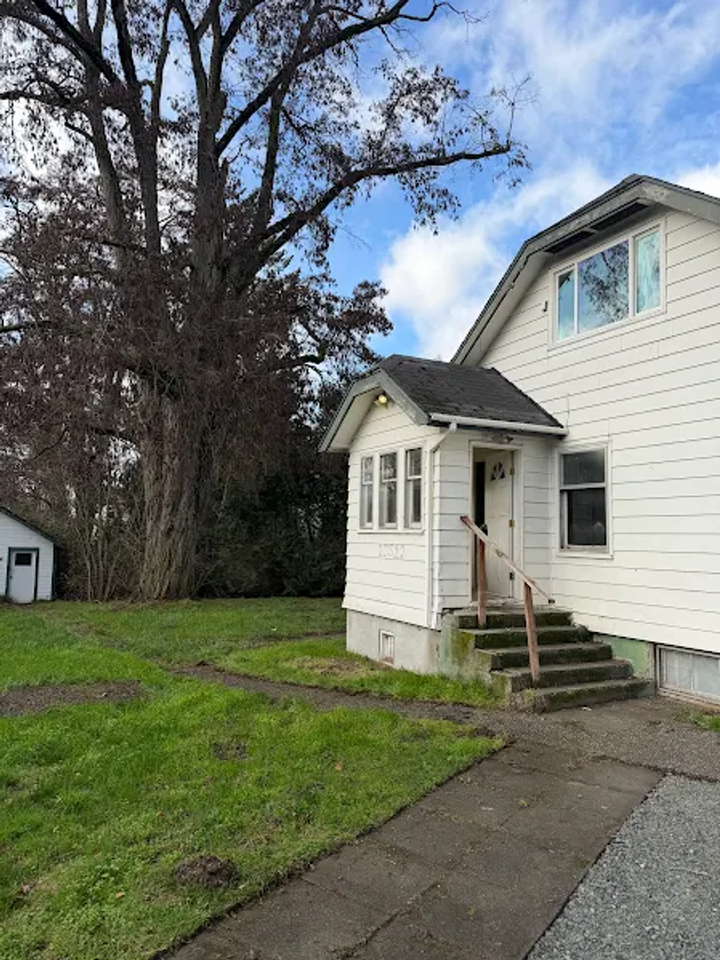 10512 224th St E - Photo 7 of 28