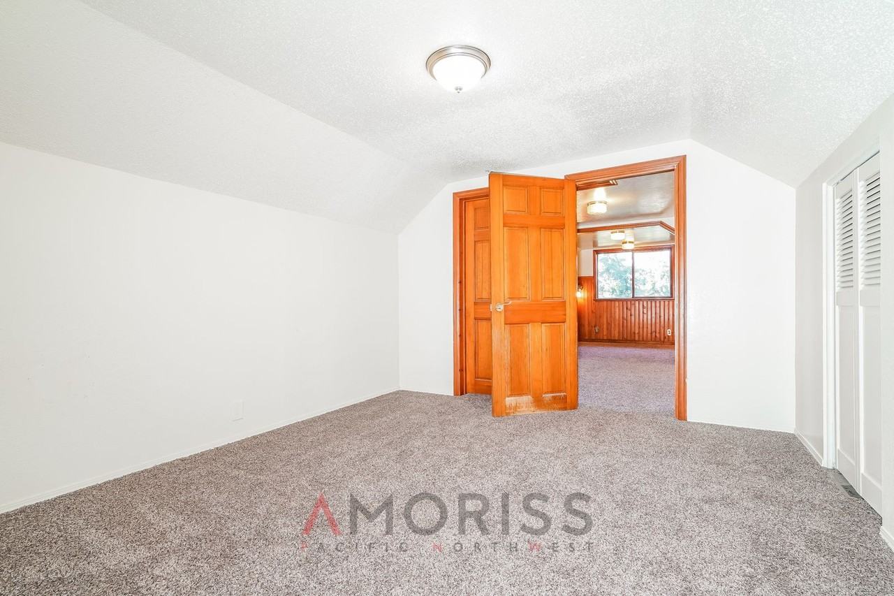 10512 224th St E - Photo 7 of 28