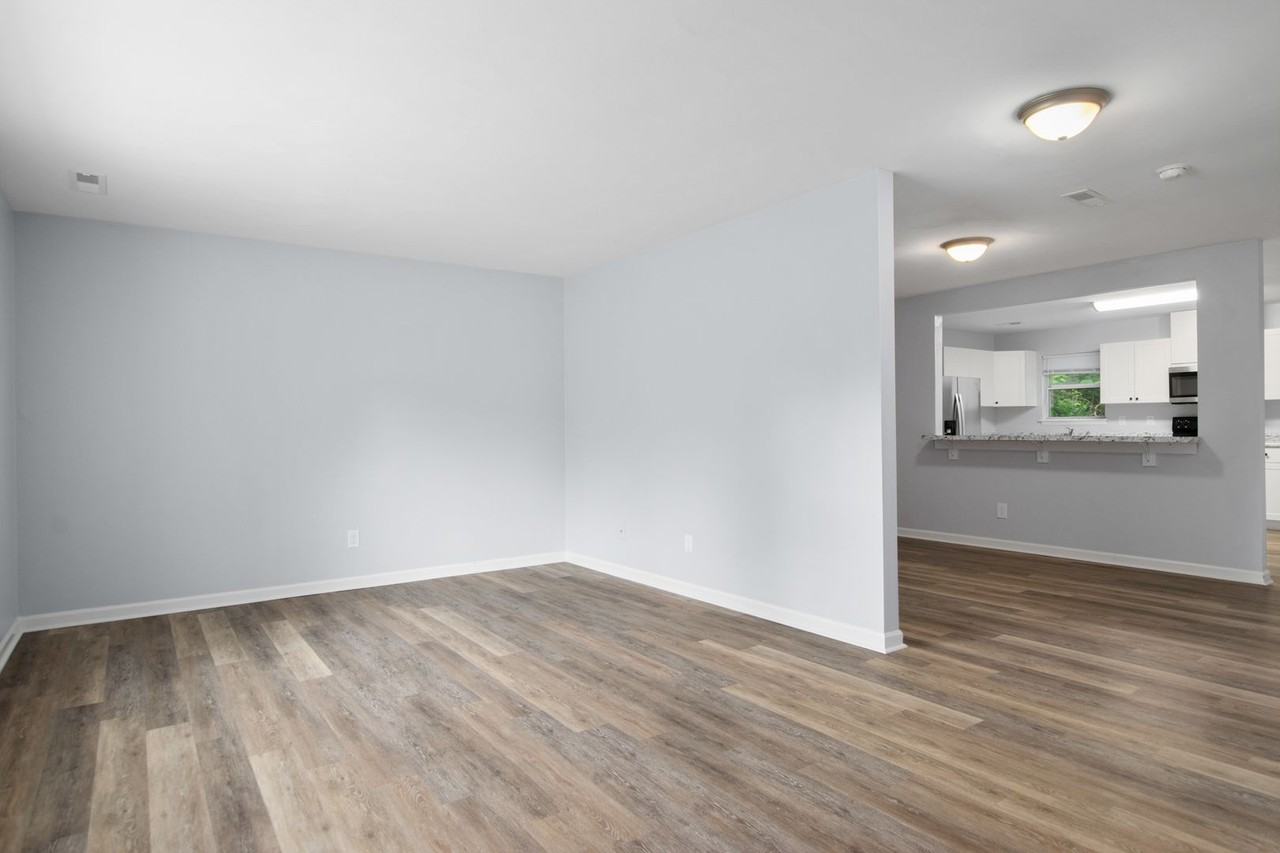 306 Pheasant Run Ct - Photo 3 of 20